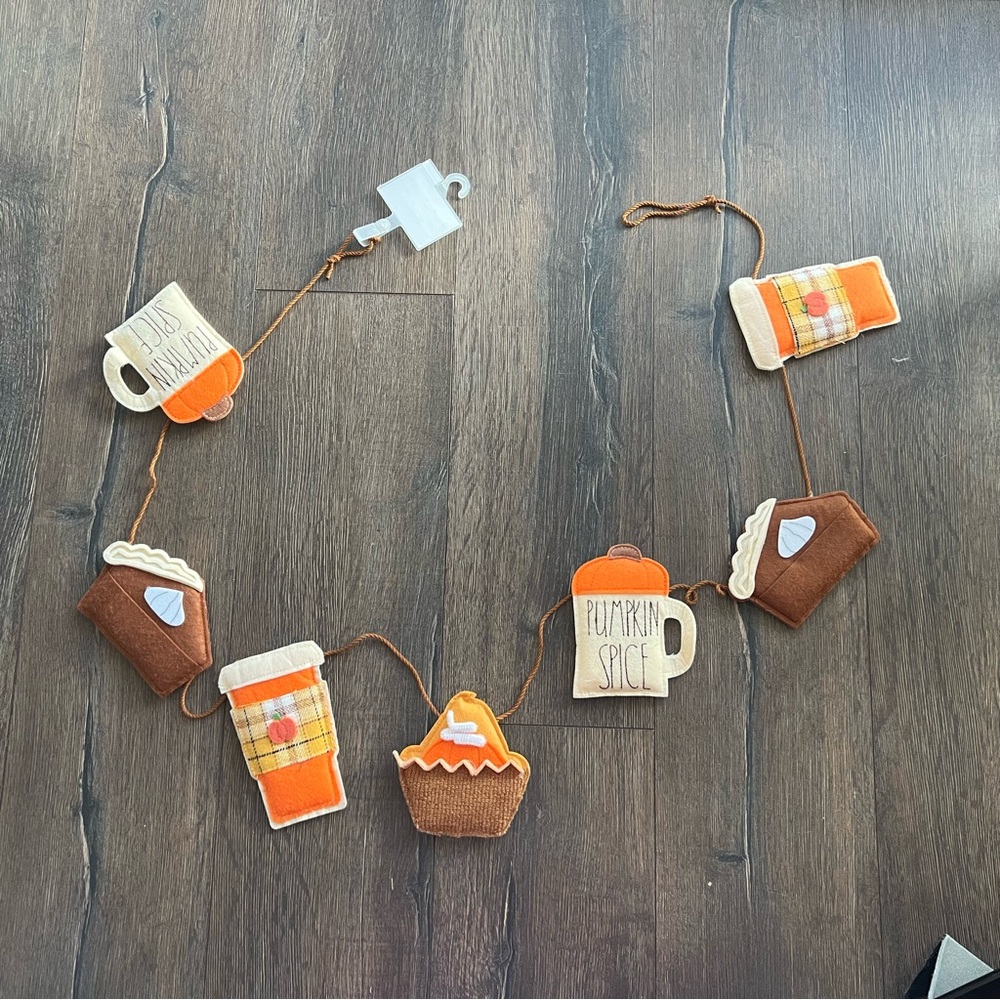 Brand New!! 6ft Fall Treat Garland. Pumpkin Spice Latte